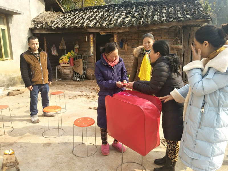 “責(zé)任正信，愛心公益”我們在行動——綿陽游仙區(qū)登仙村之行